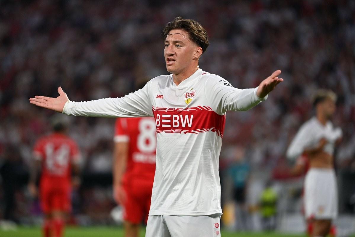 德天空：曼联和施蒂勒的传闻并不属实，球员会留在斯图加特